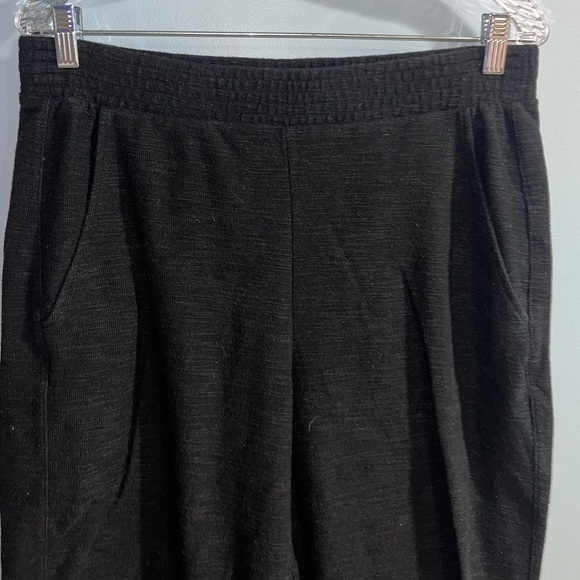 Old navy- Black sweatpants - Picture 2 of 4